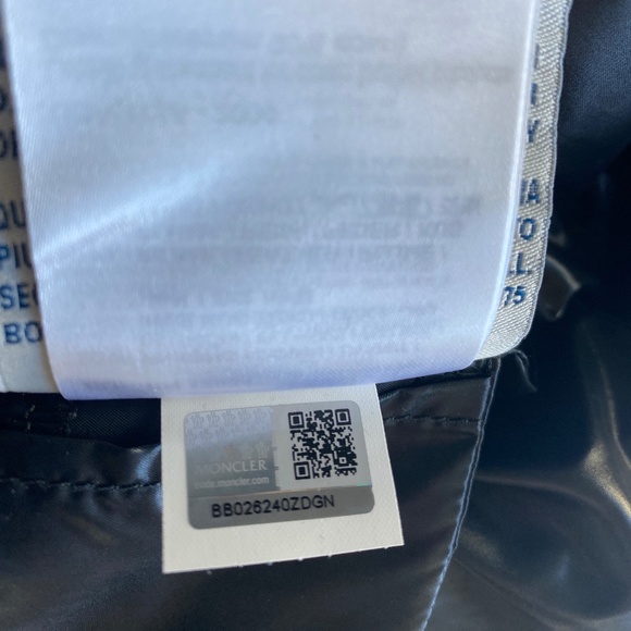 Moncler Bady Slim Short Down Jacket - Picture 7 of 9